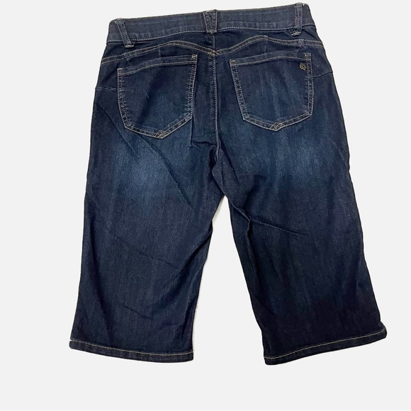 Democracy Ab-Solution Capris Dark Wash Size 6 - Picture 2 of 4